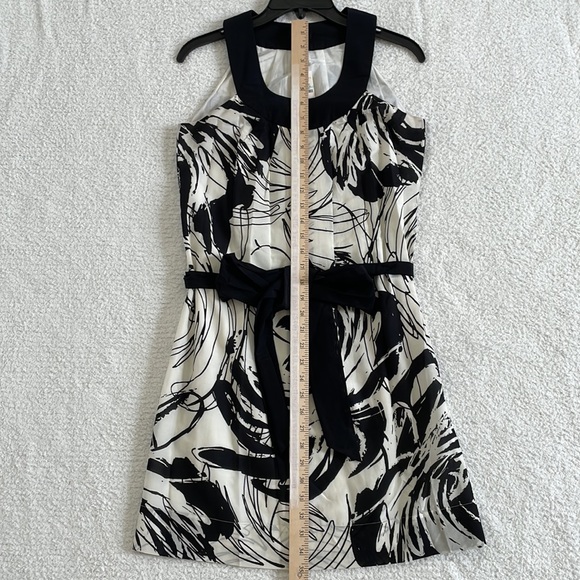 TALBOTS BLACK AND WHITE SLEEVELESS, PLEATED SCOOP NECK, LINED DRESSE WITH SASH - Picture 14 of 16